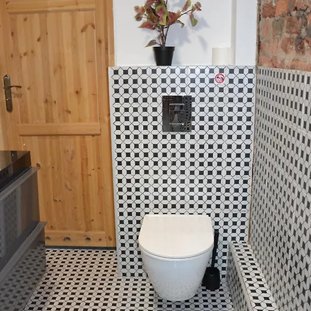 Apartament Flores *